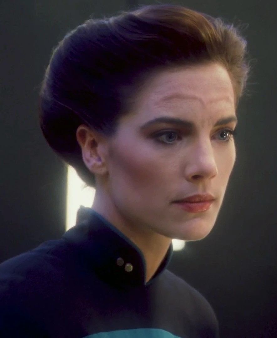 A behind-the-scenes photo of Terry Farrell in the TNG Trill makeup.